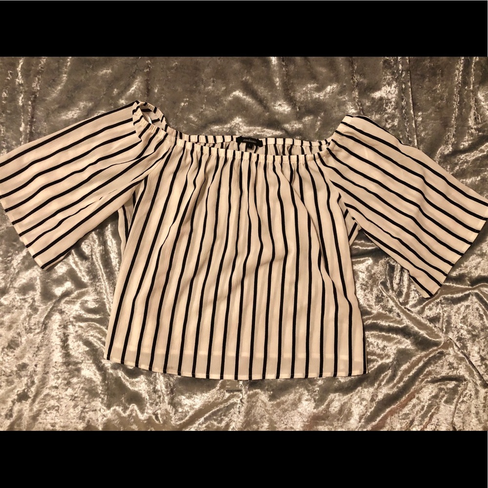 Off shoulder loose fitted striped shirt